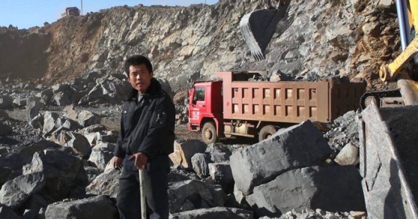 China comienza a cortar la producción de tierras raras