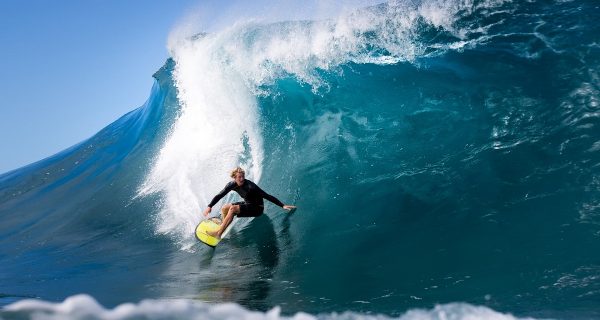 Los 10 mejores campeones de surf y mejor pagados del mundo