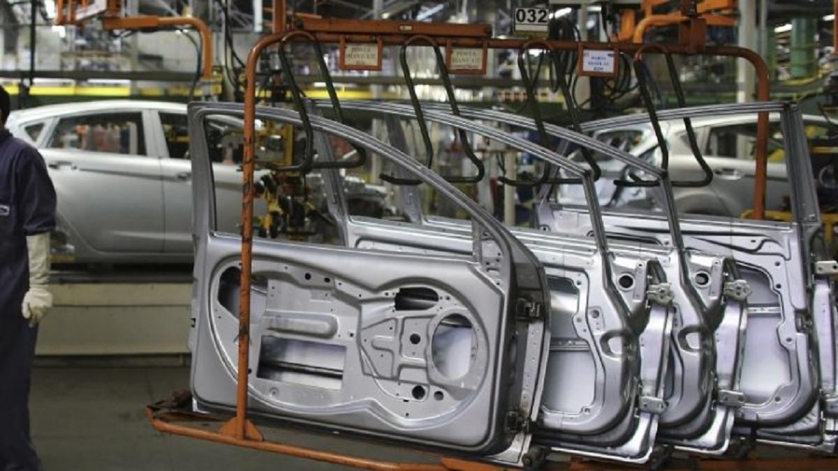 No hay metal, pero si el sector automotriz se desacelera, se liberan acero y aluminio