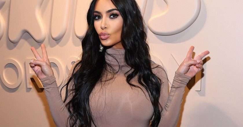 ¿Multimillonarios con Instagram y cosméticos? Kim Kardashian lo hizo
