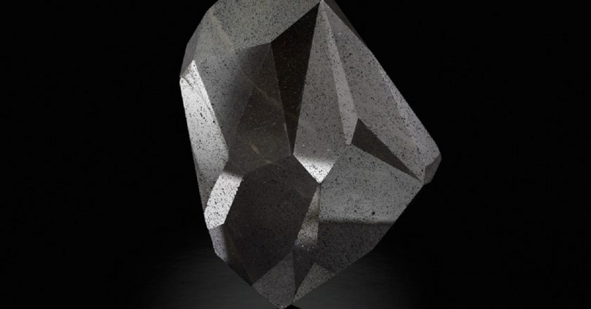 4,3 millones para Black Diamond, diamante negro de origen desconocido