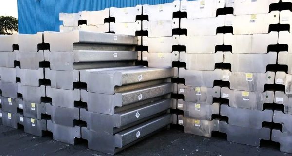 Aluminio primario en t-bars